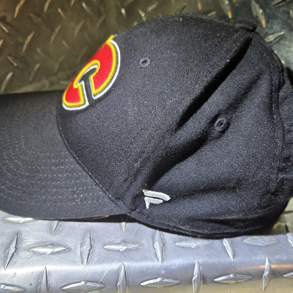 2FOR$40 Fanatics Calgary Flames Cap - Picture 2 of 6